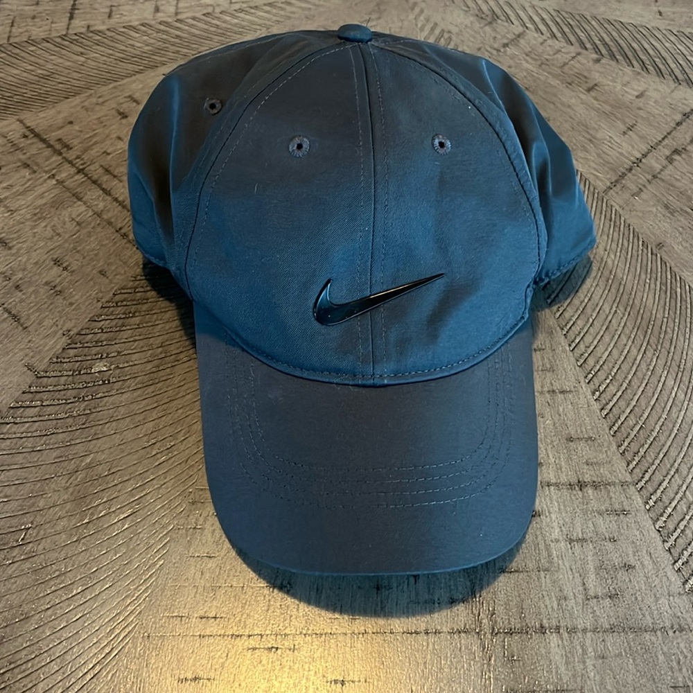 Gray Nike Golf hat!